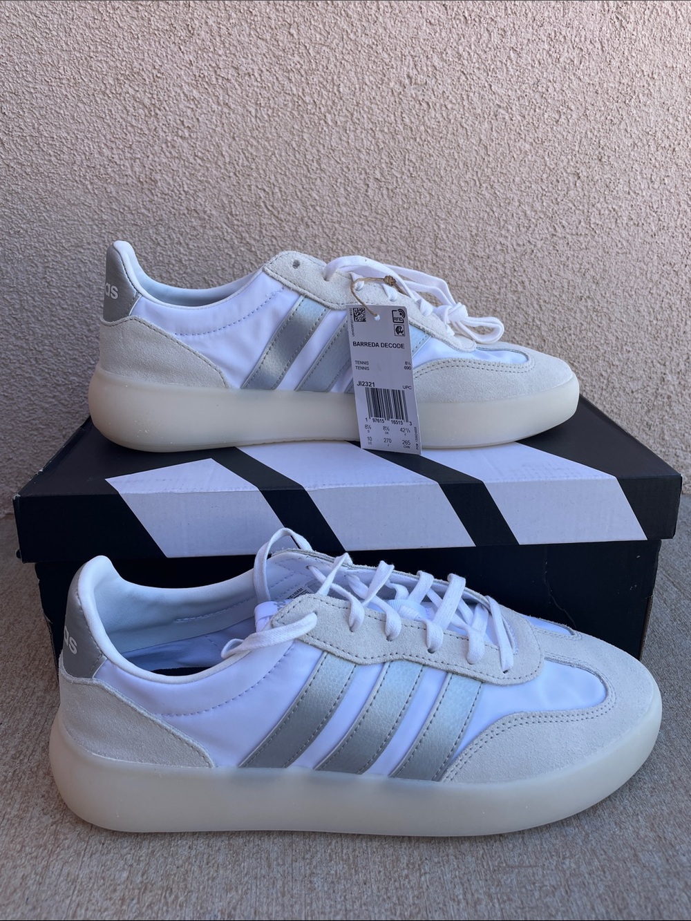 NWT adidas Barreda Decode Low-Top Sneakers